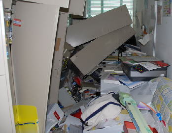職場(オフィス)で地震が起きた場合の身を守る具体的方法